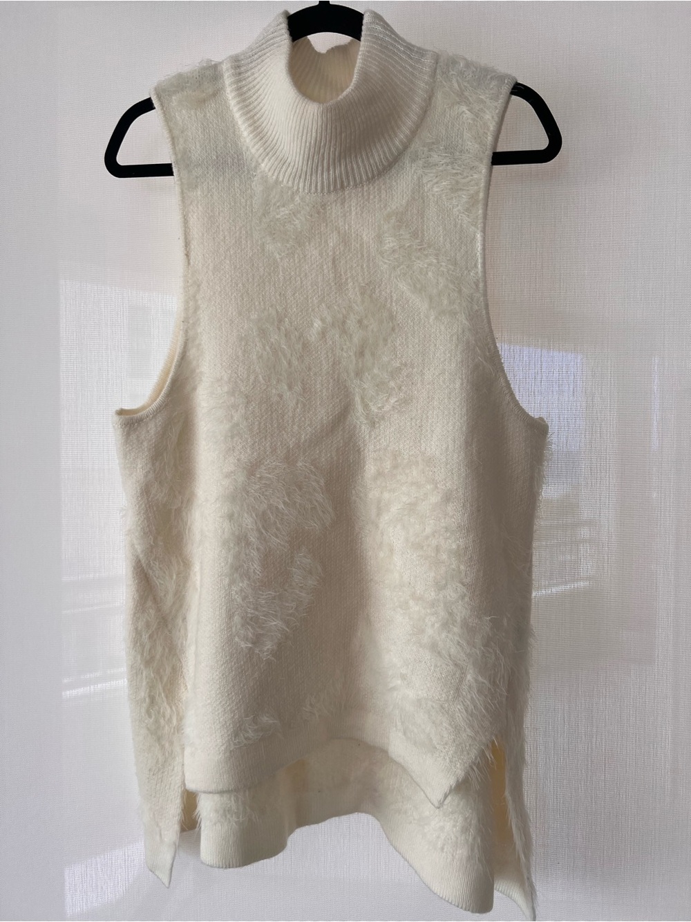 Shakuhachi Arctic Fluff Mohair and Down Sleeveless Turtleneck Swing Sweater